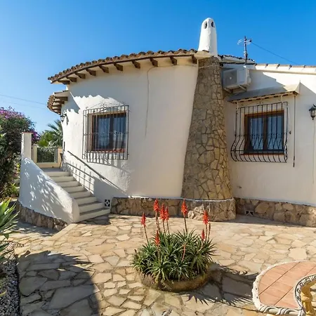 Casa Orense -by Aldertons Villa
