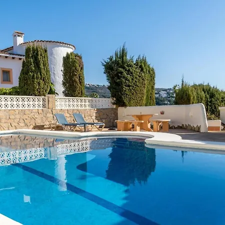 Casa Orense -by Aldertons Villa *