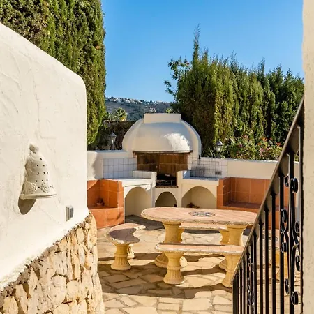 Casa Orense -by Aldertons Villa