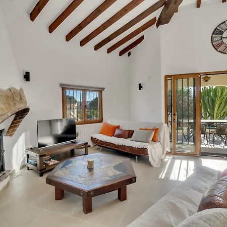 Casa Orense -by Aldertons Villa